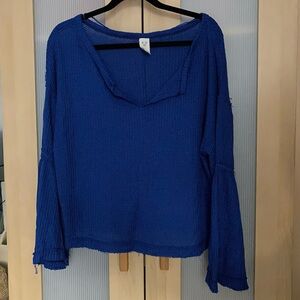 Free People Distressed edge long sleeve size XS